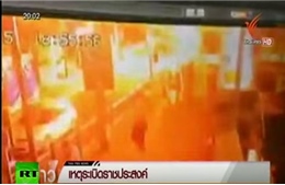 Khoảnh khắc bom phát nổ rung chuyển Bangkok