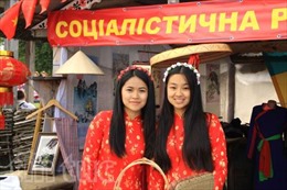 Việt Nam tham gia Hội chợ truyền thống của Ukraine