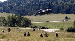 Xem lính dù NATO tập trận lớn nhất từ thời Chiến tranh lạnh