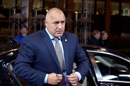 Máy bay chở Thủ tướng Bulgaria hạ cánh khẩn cấp 