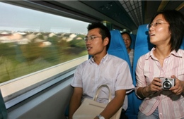 Hành xử “khiếm nhã”, khách du lịch Trung Quốc “được” đi tàu riêng