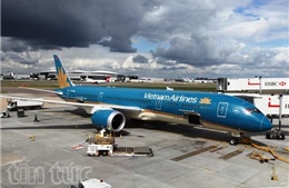 Vietnam Airlines chào đón máy bay B787-9 Dreamliner tới Heathrow