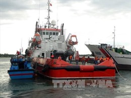 Lai dắt tàu cá và 8 ngư dân bị nạn vào bờ an toàn 