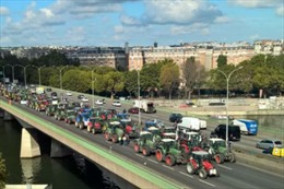 Nông dân Pháp biểu tình lớn trên đường phố Paris 