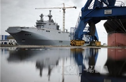 Nga để Pháp bán lại tàu Mistral cho Ai Cập và UAE