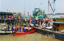 Tìm thêm 35 thi thể trong vụ lật thuyền ở Malaysia