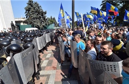 Ukraine nỗ lực ngăn chặn khủng hoảng chính trị 