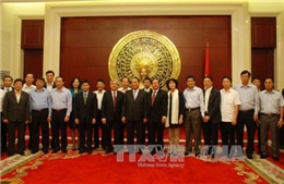 Phó Thủ tướng Nguyễn Xuân Phúc thăm Đại sứ quán Việt Nam tại Trung Quốc 