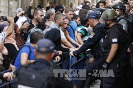 Israel cho phép cảnh sát bắn người Palestine ném đá 