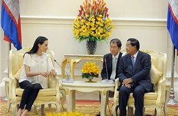 Thủ tướng Campuchia ủng hộ Angelina Jolie làm phim về Khmer Đỏ