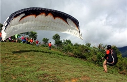 Kỳ thú Festival dù lượn "bay trên mùa vàng" tại đèo Khau Phạ