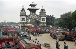 Nepal giới hạn xe lưu thông do lo thiếu nhiên liệu 