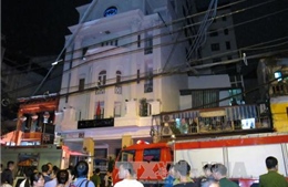 Cháy khách sạn trong phố cổ Hà Nội