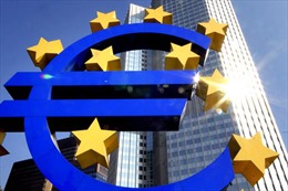 Eurozone lại rơi vào giảm phát 