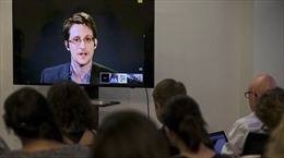 Snowden sẵn sàng ngồi tù để được về Mỹ