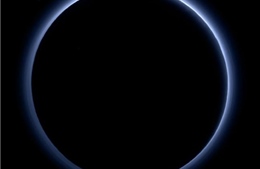 Sao Diêm Vương có "bầu trời xanh và nhiều băng đá"