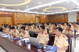Cảnh sát giao thông Hà Nội nâng cao kỹ năng dẫn đoàn