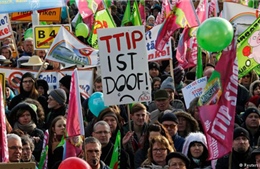 Hàng nghìn người Đức biểu tình phản đối TTIP