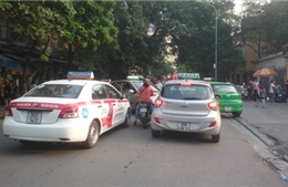 Khi kinh doanh thương quyền taxi bị thả nổi - Bài 2