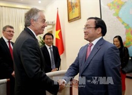 Phó Thủ tướng Hoàng Trung Hải tiếp ông Tony Blair