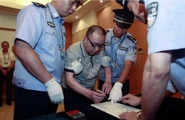 Trung Quốc bắt giữ nghi phạm tham nhũng sau hơn chục năm lẩn trốn 
