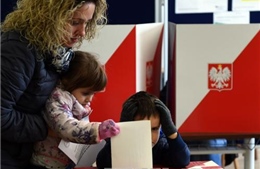 Tổng tuyển cử Ba Lan: Đảng đối lập thắng áp đảo