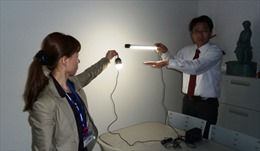 Panasonic giới thiệu bộ sạc và chiếu sáng bằng năng lượng Mặt Trời 