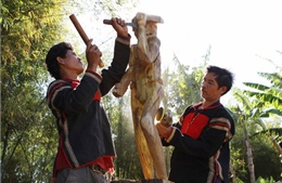 Tạc tượng gỗ dân gian nét đẹp văn hóa Tây Nguyên