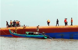 Đã vớt được xác 2 nạn nhân vụ chìm tàu sông Soài Rạp