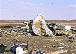 Máy bay Nga đã bị vỡ tung trên không 
