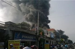Cháy rụi cửa hàng phụ tùng xe máy trên Quốc lộ 1A