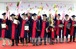 Trao bằng quốc tế cho những cử nhân đầu tiên Đại học Việt-Đức