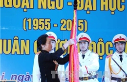 Trường ĐHNN - ĐHQG Hà Nội đón nhận Huân chương Độc lập hạng Nhất