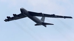 Máy bay B-52 Mỹ bay gần đảo nhân tạo Trung Quốc