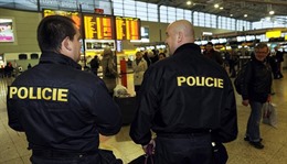 Séc siết chặt an ninh sân bay sau loạt vụ khủng bố ở Paris