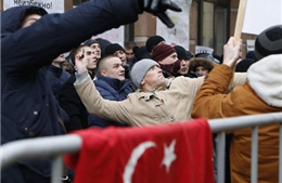 Đại sứ quán Thổ Nhĩ Kỳ tại Moskva bị ném đá, trứng