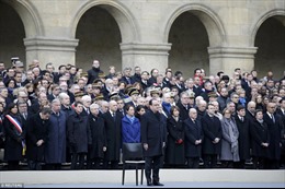Pháp long trọng tưởng niệm các nạn nhân khủng bố