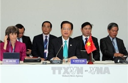 Thủ tướng Nguyễn Tấn Dũng tiếp xúc song phương bên lề COP21 