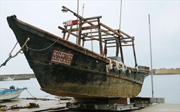 Bí ẩn “tàu ma” chở xác người trôi dạt vào bờ biển Nhật Bản