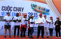 Manulife Việt Nam chạy bộ vì trẻ em tại Hà Nội