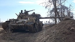 IS khoe xe tăng, súng hiện đại cướp từ quân đội Iraq