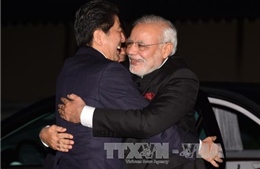 Thủ tướng Nhật Bản dẫn đoàn doanh nhân thăm Ấn Độ