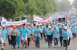 Bảo hiểm Phú Hưng tài trợ chương trình đi bộ từ thiện Lawrence S. Ting 