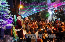 Thành phố Hồ Chí Minh rộn ràng đón Giáng sinh