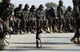 Nga cấp 10.000 khẩu súng trường cho Afghanistan
