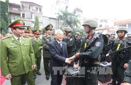 Tổng Bí thư thăm Bộ Tư lệnh Cảnh sát cơ động