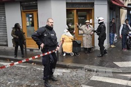 Tiêu diệt đối tượng tấn công đồn cảnh sát Pháp
