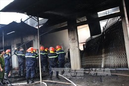 Đang cháy lớn nhiều nhà dân ở Buôn Ma Thuột 