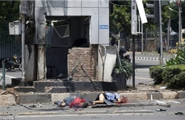 Hiện trường đánh bom liều chết và quăng lựu đạn tại Jakarta
