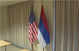 Bộ Ngoại giao Mỹ bối rối khi treo ngược cờ Nga